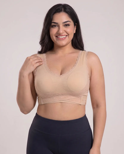 Bretelles larges et dentelle